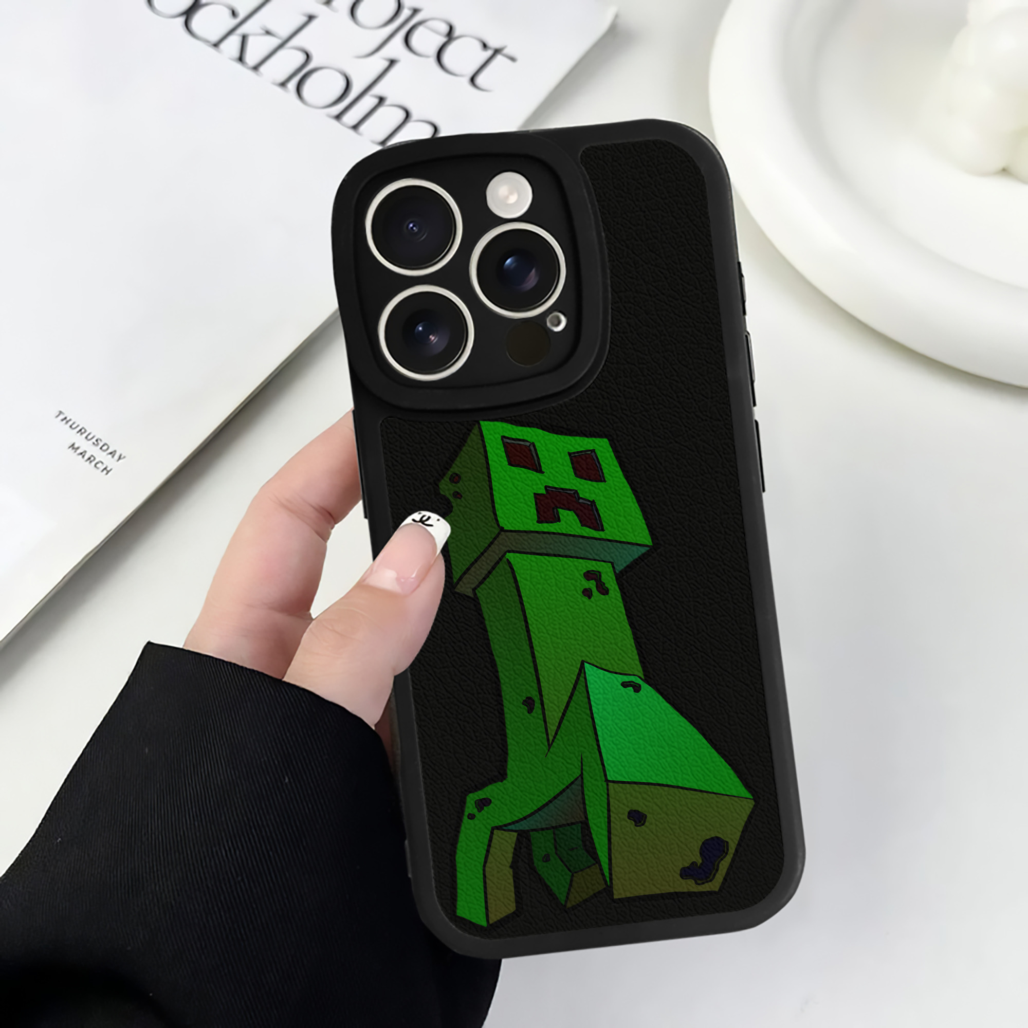（画像用） マインクラフト ブロックの世界 Minecraft MC Block world 【iPhone 16シリーズ対応】シリコンスマホケース（レザー調） 材質：シリコン